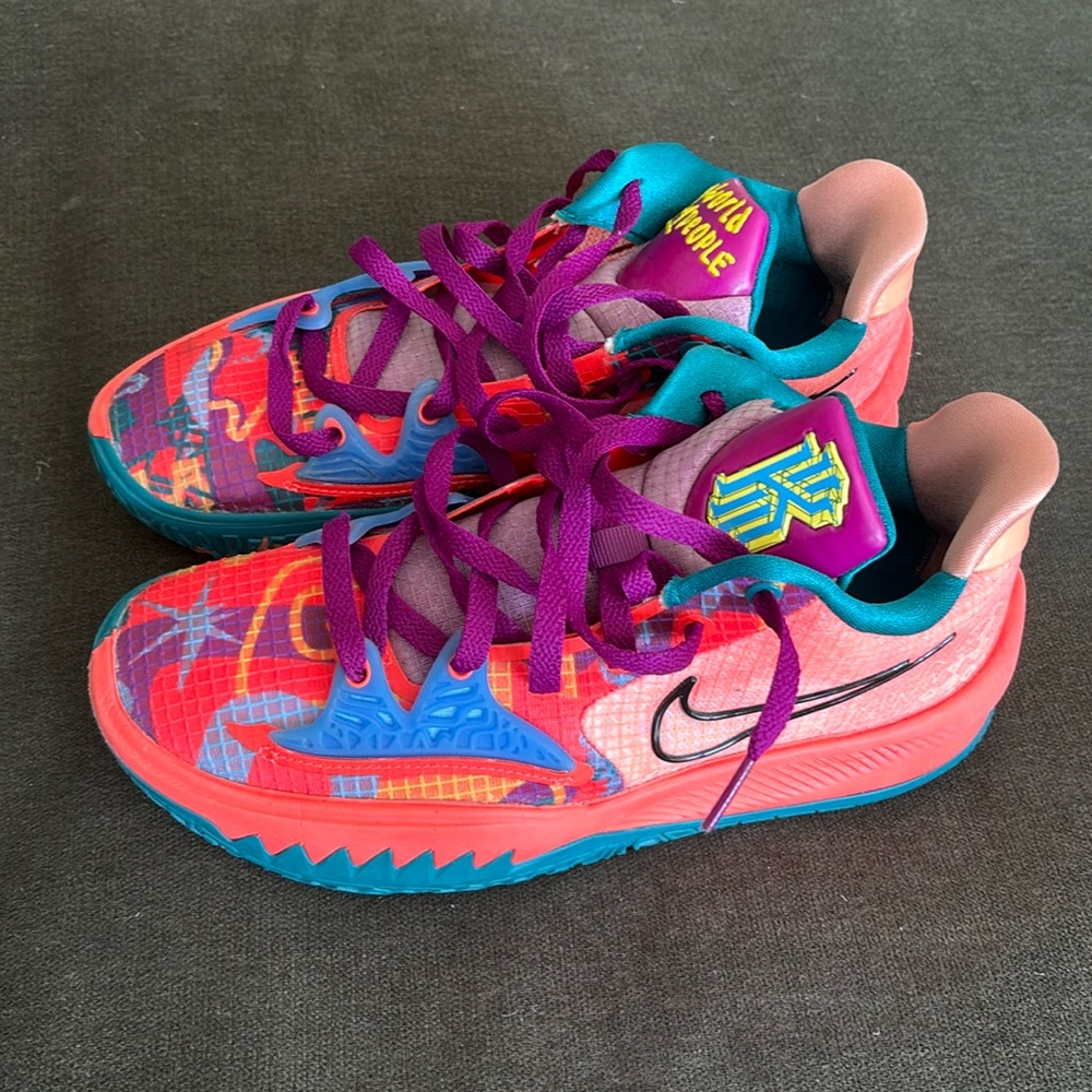 Nike Kyrie low 4 EP ‘1 world 1 people” sneakers